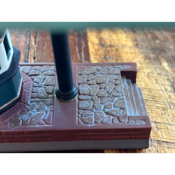 Heritage Village Collection Victoria Station Train Platform No.2 5575-1 Handpain - Picture 8 of 14